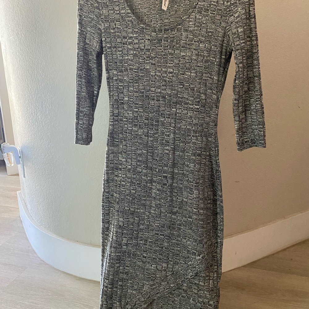 Feathers Gray Long Sleeve Dress